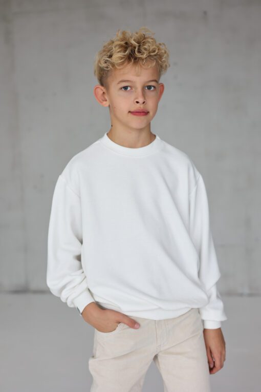 PEACH EFFECT. Vaikiškas džemperis PIENO BALTUMO