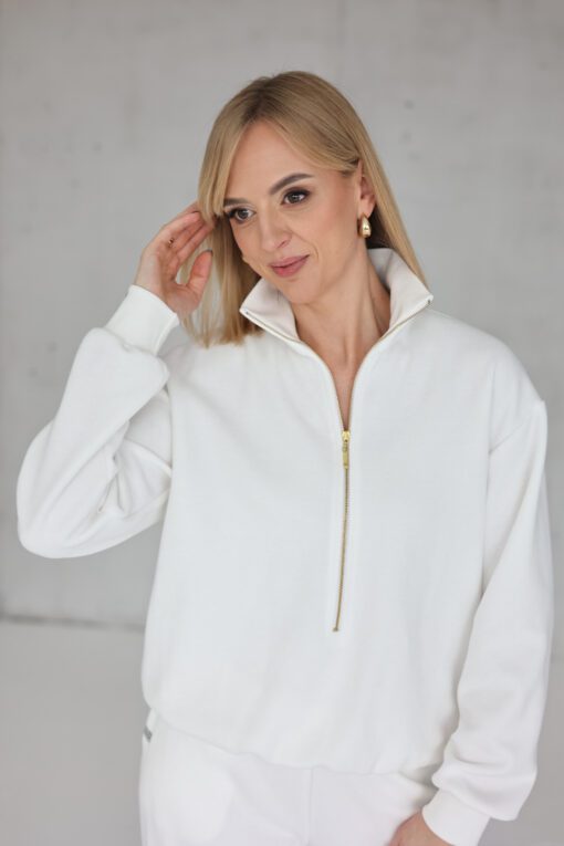 PEACH EFFECT. Moteriškas PIENO BALTUMO džemperis POLO