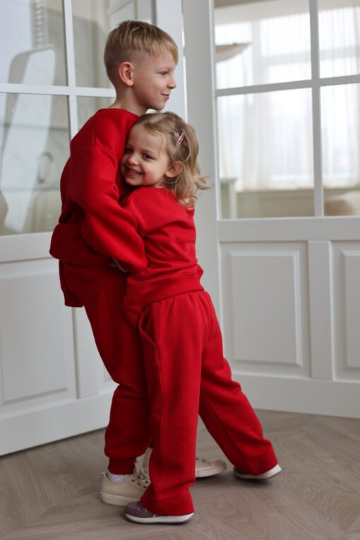 Alternative view of Vaikiškos RAUDONOS kelnės tiesaus kirpimo