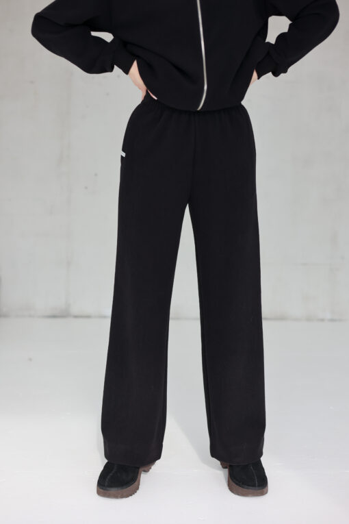 Alternative view of PEACH EFFECT. Moteriškos JUODOS kelnės