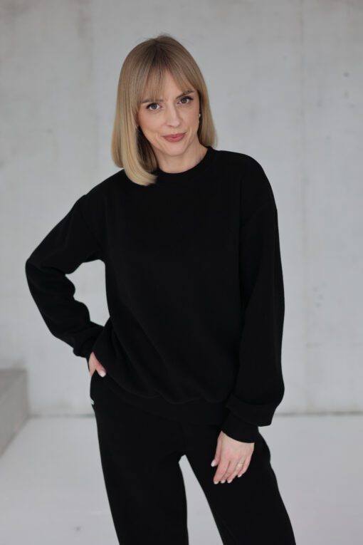 PEACH EFFECT. Moteriškas JUODAS džemperis