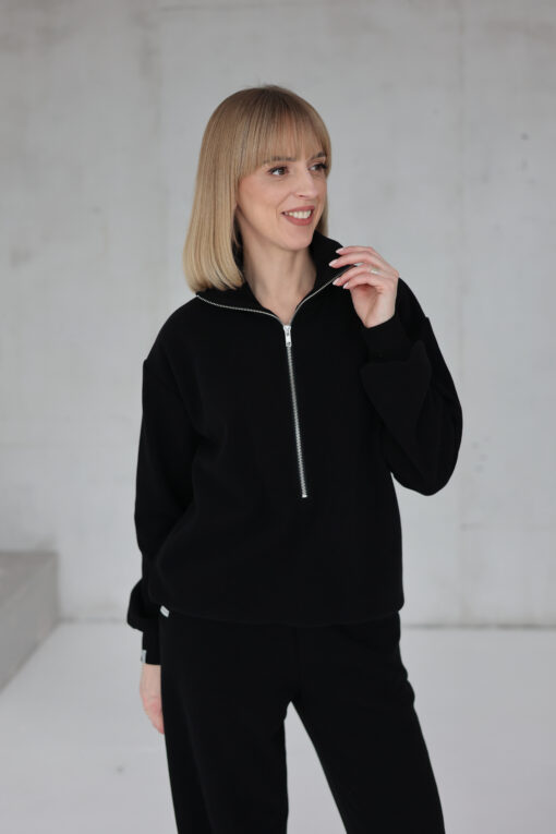 Alternative view of PEACH EFFECT. Moteriškas JUODAS džemperis POLO