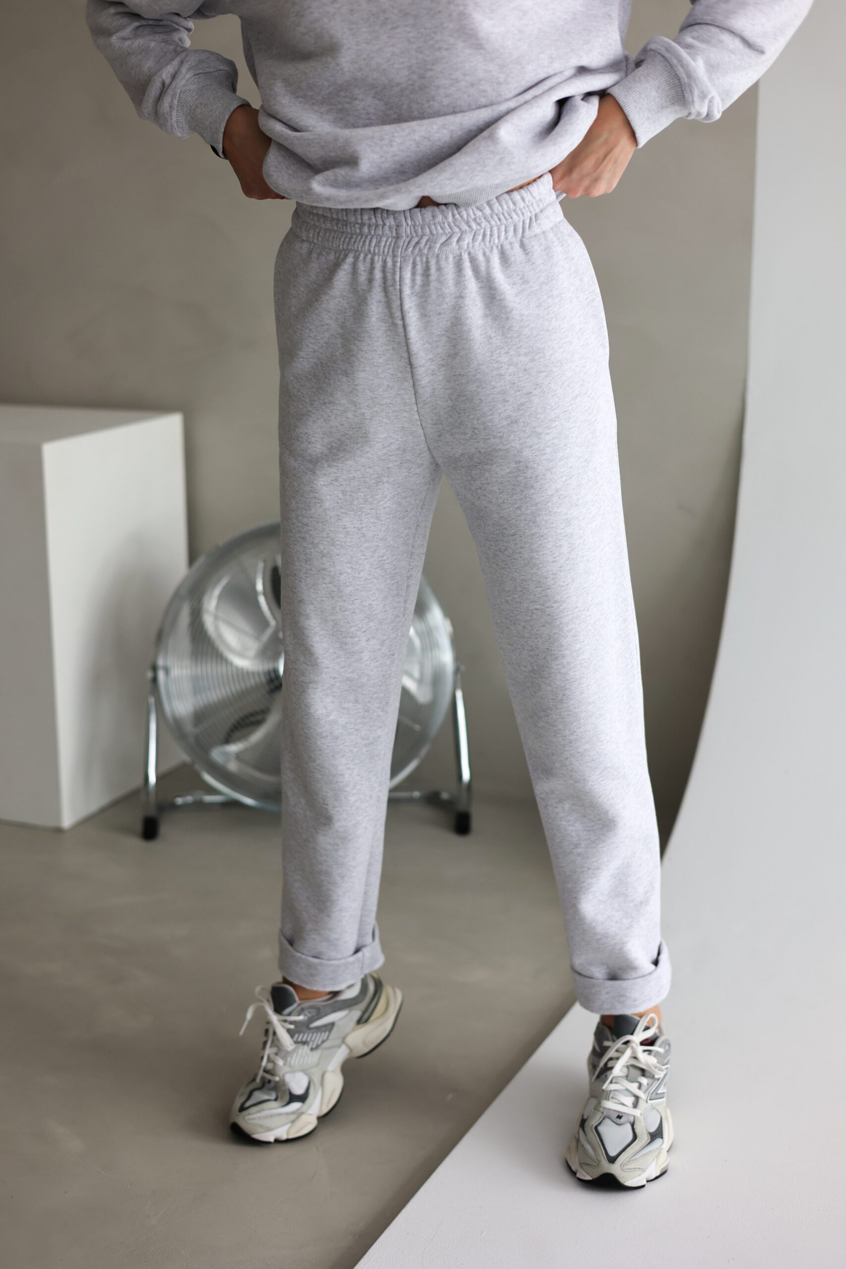 Moteriškos PILKOS MELANŽINĖS siaurėjančios kelnės