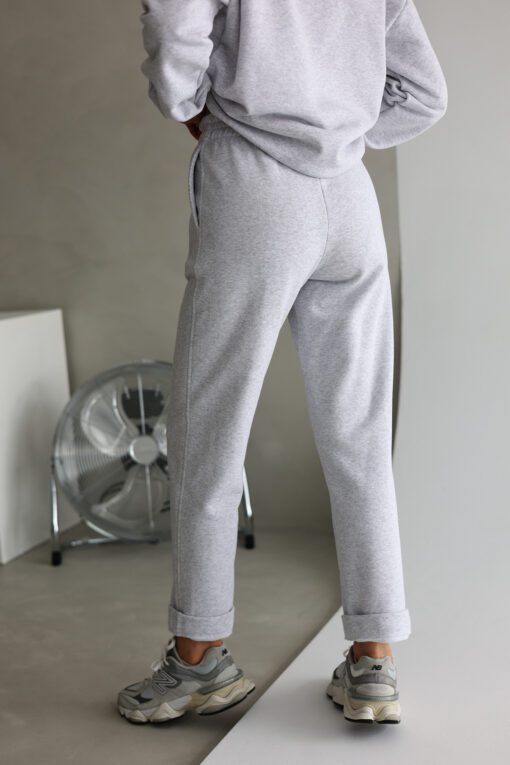 Alternative view of Moteriškos PILKOS MELANŽINĖS siaurėjančios kelnės