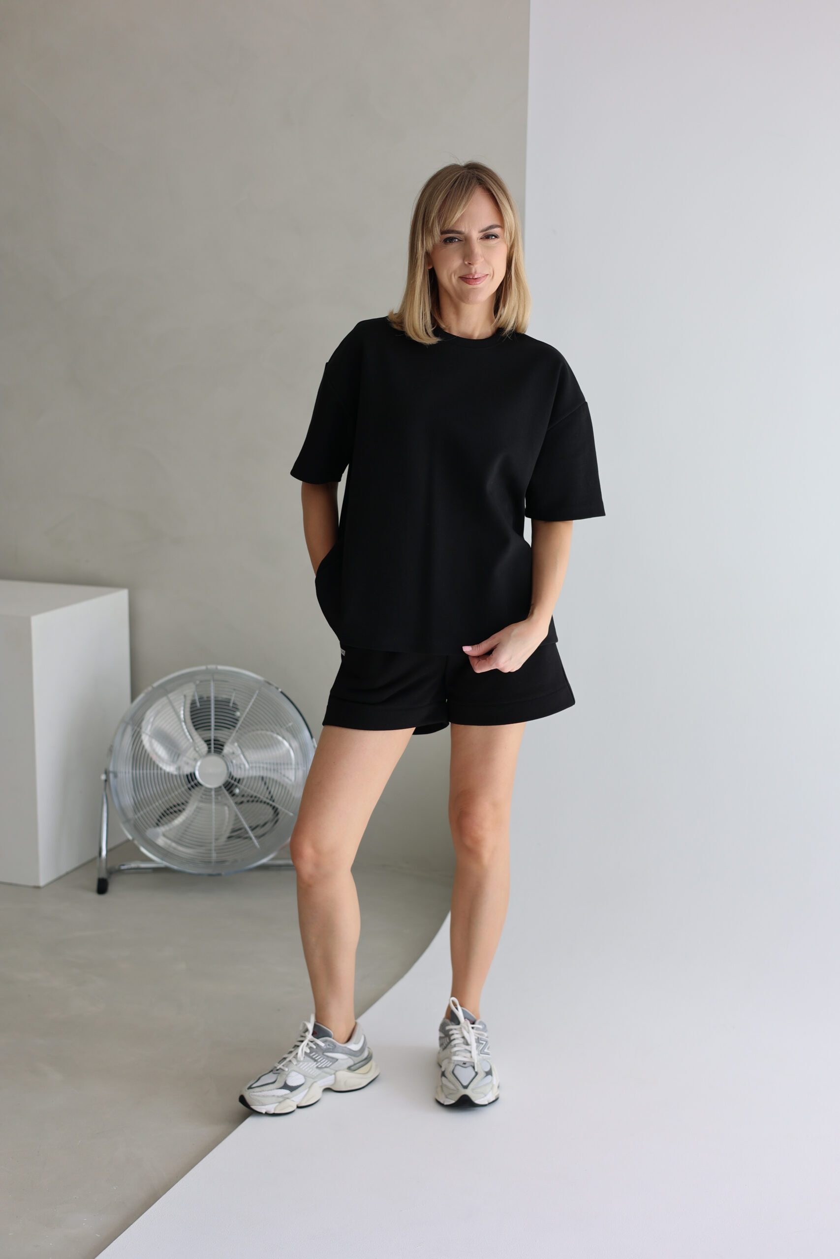 Moteriški JUODI šortai - Image 5