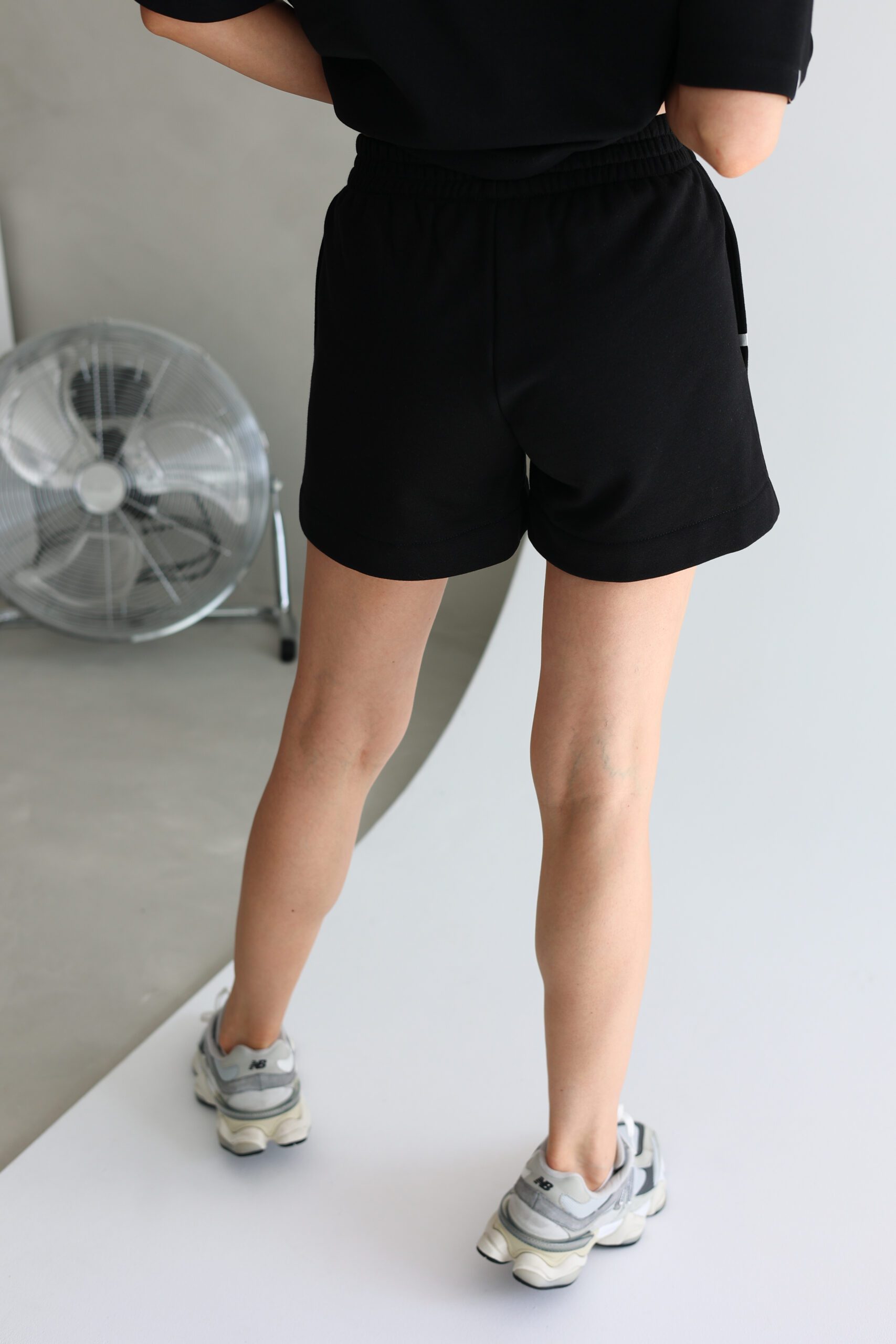 Moteriški JUODI šortai - Image 3